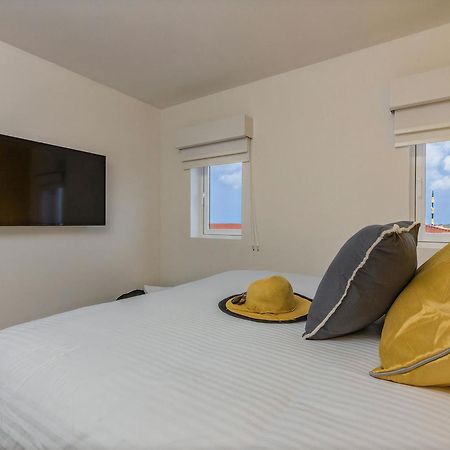 Warm Nicely Decorated Unit Unbeatable Location Oranjestad Exterior photo